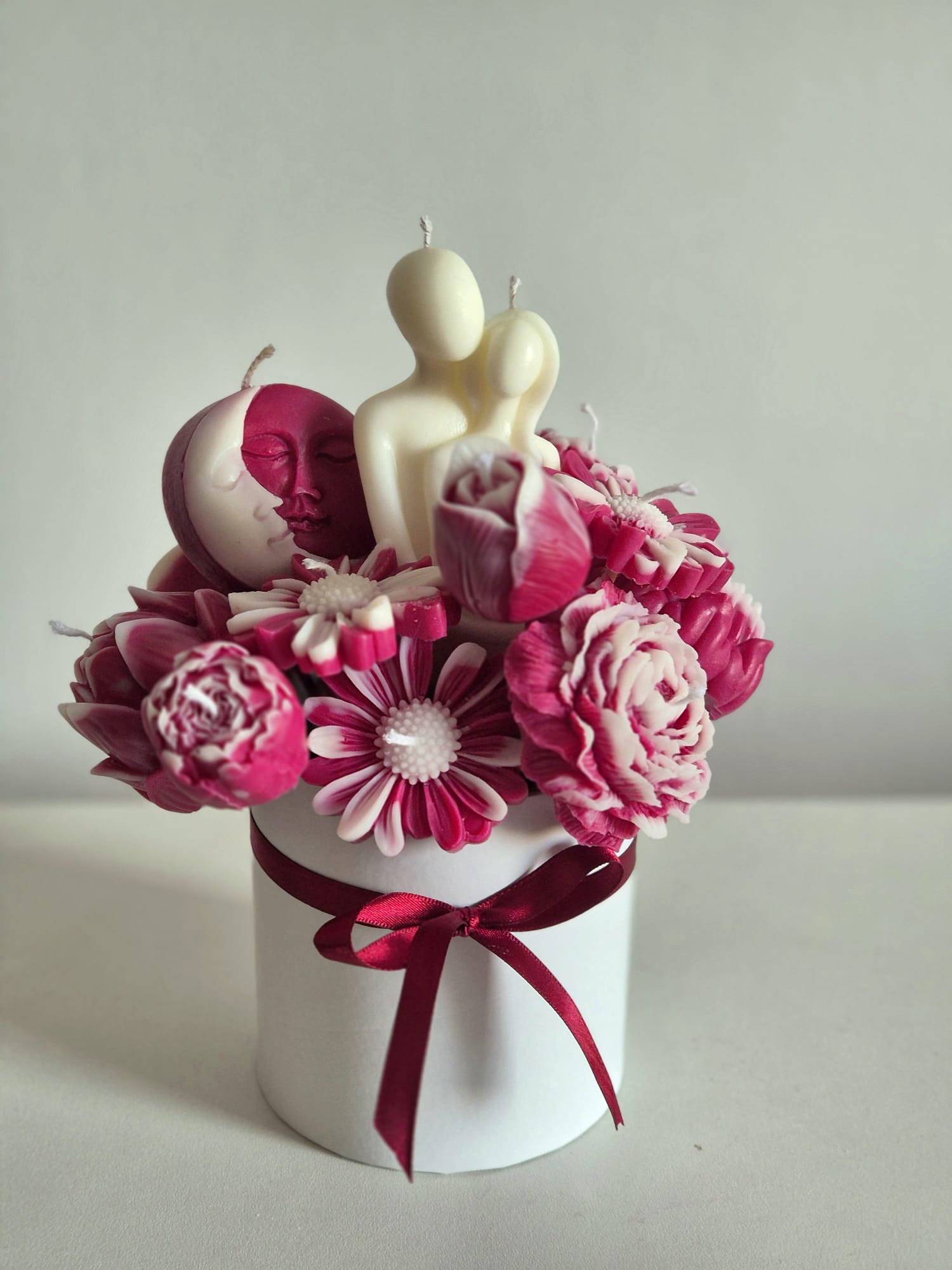 Buchet Romantic Fructe de Pădure & Ivoire